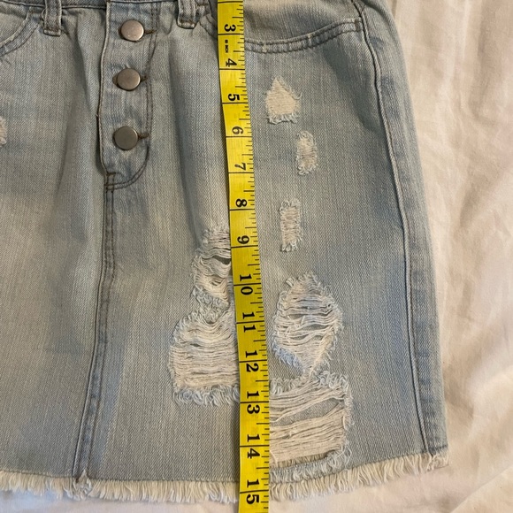NWT Forever 21 M Light Wash Distressed Denim Mini Skirt - Picture 7 of 7